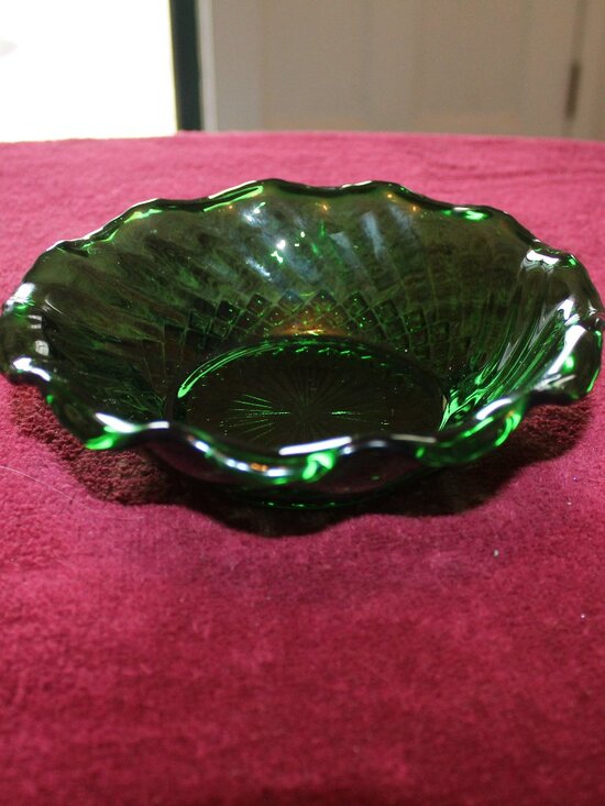 Anchor Hocking Other - Vintage Anchor Hocking Forest Green Glass Diamond Swirl Ruffled Edge Bowl